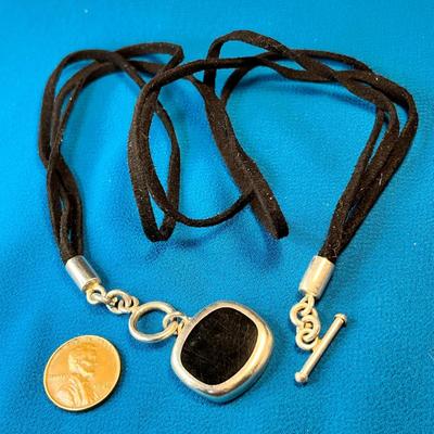 .925 STERLING SILVER WITH INSET ONYX PENDANT NECKLACE ON BLACK SUEDE CORDING