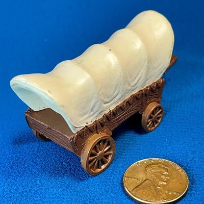CUTE PLASTIC COVERED WAGON FIGURAL