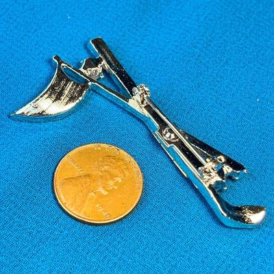 GLITTERY RHINESTONE AND FAUX PEARL GOLF PIN BROOCH