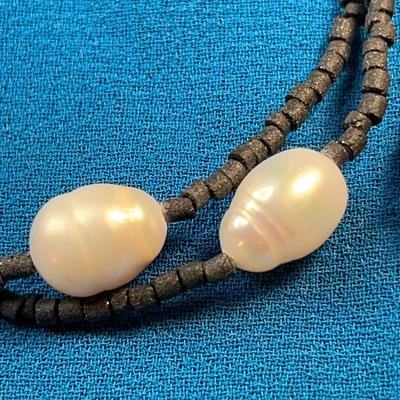 REAL NATURAL PEARLS WITH TINY BLACK STONE BEADS NECKLACE