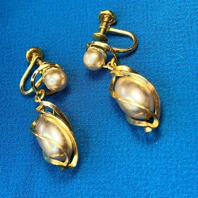 1/20 12K G.F. FAUX PEARL, GOLD TWIST CASING NECKLACE AND EARRING SET 