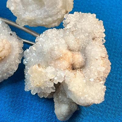 NATURE'S GLORY FANTASTIC ROCK CRYSTALLINE FORMATIONS SET IN SILVER FRAMEWORK PIN