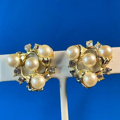 VINTAGE CLUSTER FAUX PEARL AND RHINESTONE EARRINGS