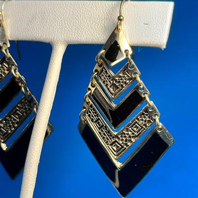 ELEGANT BLACK ENAMELED & OPENWORK GOLDTONE CHEVRON SEGMENTS EARRINGS