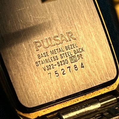 GOLDTONE PULSAR QUARTZ CALENDAR WATCH WITH METAL BAND