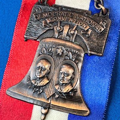 1932 DEMOCRATIC CONVENTION HONORARY ASSISTANT SERGEANT-AT-ARMS BADGE