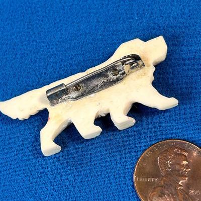 CARVED BONE? POINTER DOGGIE PIN
