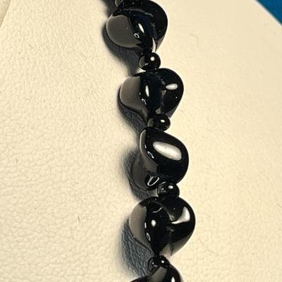 BLACK GLASS BEAD NECKLACE/CHOKER
