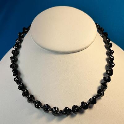 BLACK GLASS BEAD NECKLACE/CHOKER