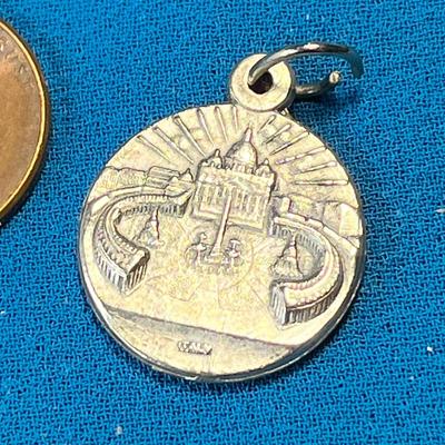 POPE JOANNES PAULUS II & ST. PETER'S SQUARE CHARM/PENDANT  MADE IN ITALY
