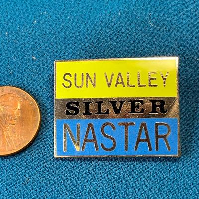 ENAMELED SUN VALLEY SILVER NASTAR PIN