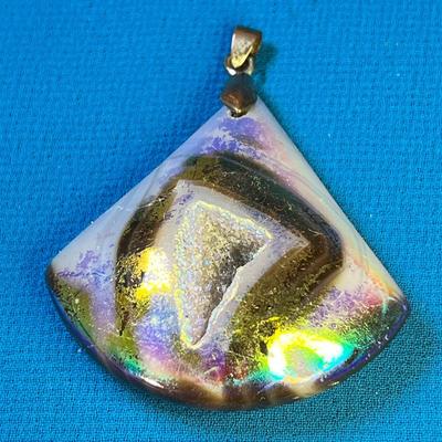 UNUSUAL ARTSY GLASS? STONE? PENDANT WITH CENTER OF TINY OPALESCENT CRYSTALS