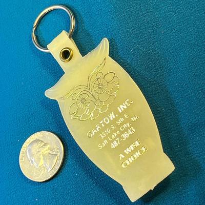 CARTOW INC. KEY CHAIN "WE GIVE A HOOT!"