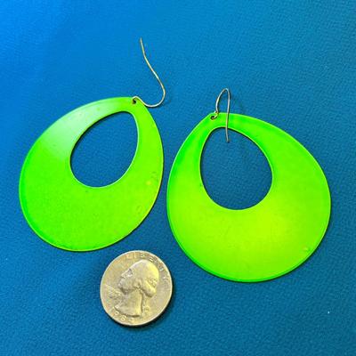 CRAZY 80's BRIGHT GREEN AND BLACK ZEBRA STRIPE DANGLE EARRINGS