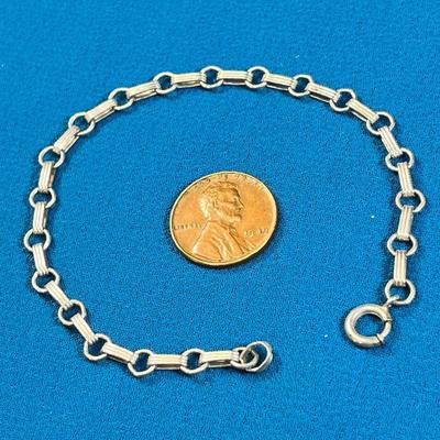 CHAIN LINK BRACELET UNMARKED BUT LIKELY SILVER