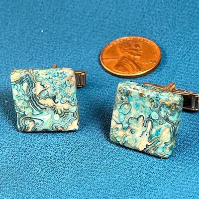 BEAUTIFUL TURQUOISE STONE CUFFLINKS