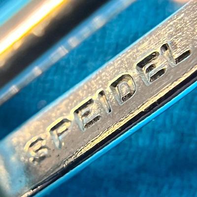 UNUSUAL INCISED FACE CUFFLINKS PINK LINES IN BLACK SURFACE