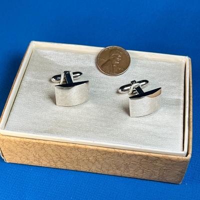 SHINY SILVERTONE MODERN STYLE CUFFLINKS IN ORIGINAL BOX