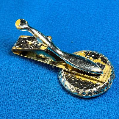 TEXTURED TURTLE MEDALLION TIE CLIP