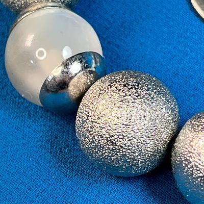 GLITTERY, PEARLY, SHINY SILVERTONE & WHITE BEAD BRACELET
