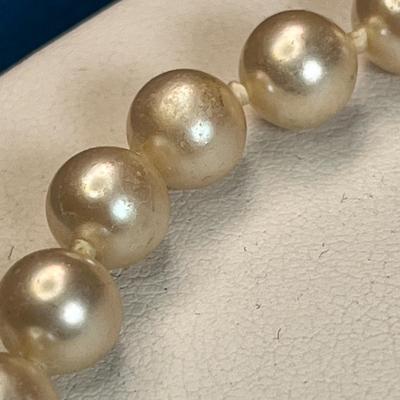 PINKISH FAUX PEARL NECKLACE, KNOTTED