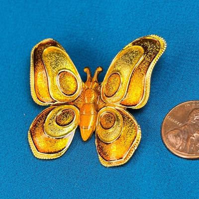 BEAUTIFUL GOLDEN BUTTERFLY PIN  MADE IN GERMANY