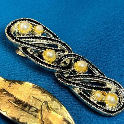 GROUP OF 4 DIFFERENT PRETTY HAIR BARRETTES: ROUND, FAUX PEARL, LEAVES, PURPLE STRIATED