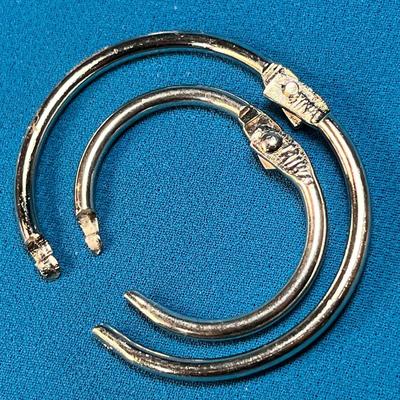 GROUP OF 7 STURDY KEY RINGS: 3 SIZES, CLIP TYPE 