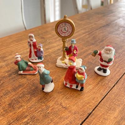 1995 Santas Best ~ Sixteen (16) Piece Ceramic Christmas Village Set