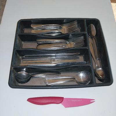 EATING UTENCILS WITH TRAY
