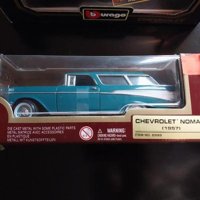 1957 CHEVY NOMAD AND '57 CORVETTE DIE-CAST CARS
