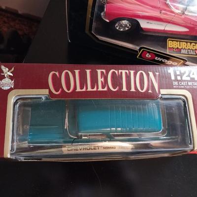 1957 CHEVY NOMAD AND '57 CORVETTE DIE-CAST CARS
