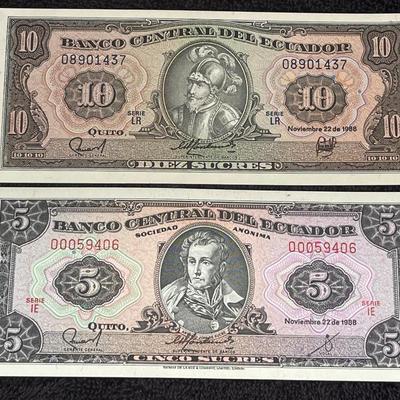 2 1988 Uncirculated Bills From Ecuador
