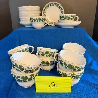 Antique Meissen Green Ivy Vine Leaf Hand-Painted Porcelain 44 Piece Set