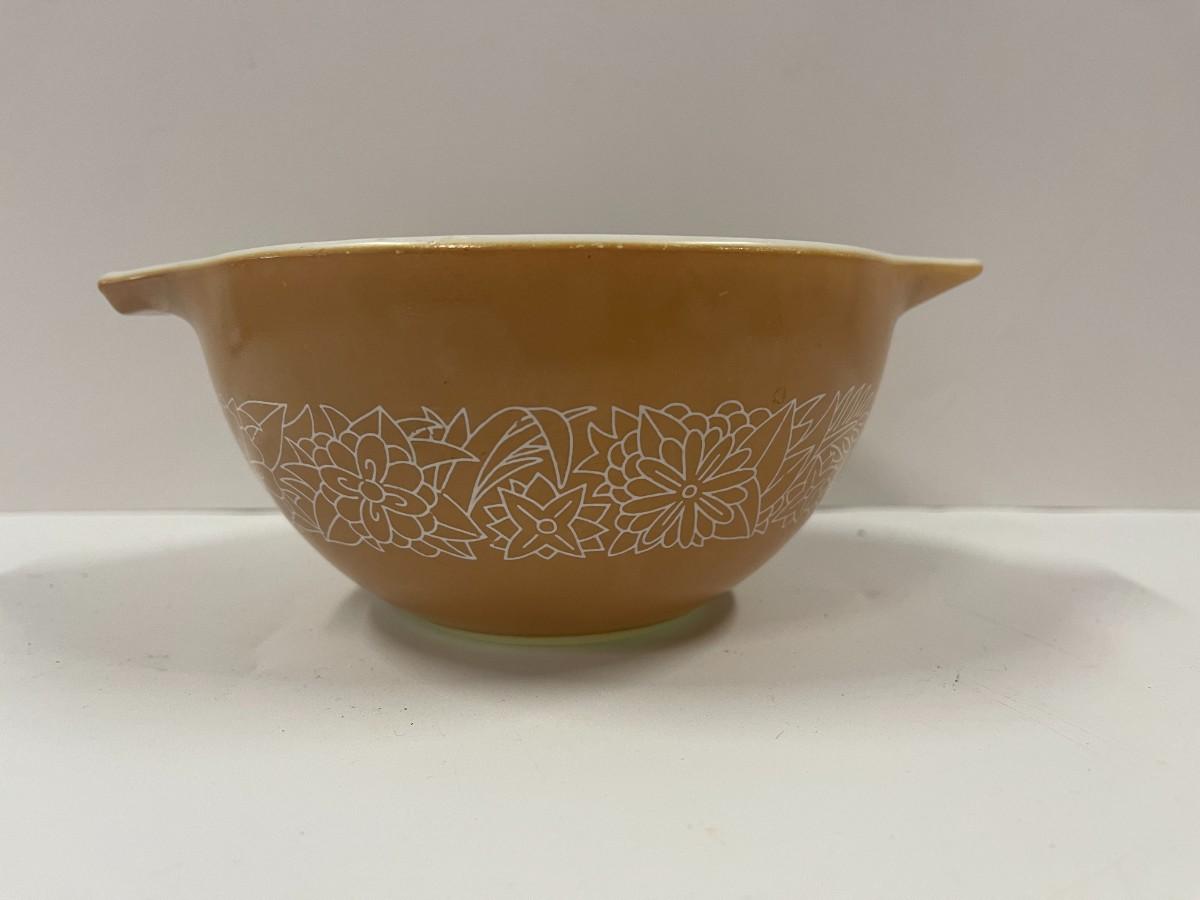 Small Vintage Pyrex Woodland Cinderella Mixing Bowl | EstateSales.org