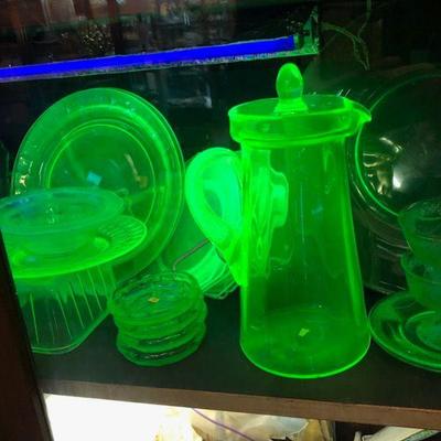 Selection of uranium glass