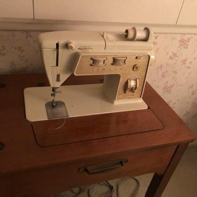 Singer Sewing Machine Golden Touch Zig Zag Model 780 Sparkling Gold in desk wood contemporary Sewing Station open