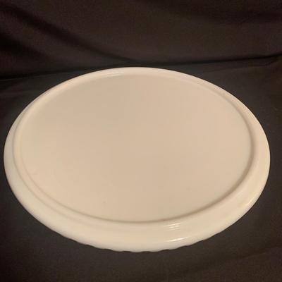 Ritter Company Scalloped Milk Glass Dental Instrument Tray (B2-KW)