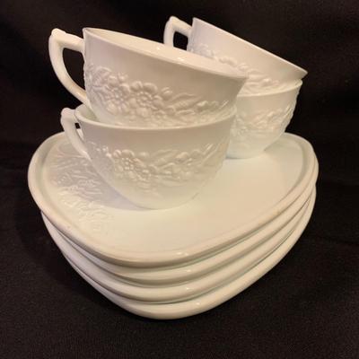 Indiana Glass Co. Milk Glass plus More (B2-KW)