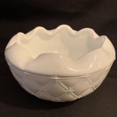 Indiana Glass Co. Milk Glass plus More (B2-KW)