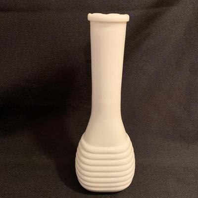 Indiana Glass Co. Milk Glass plus More (B2-KW)