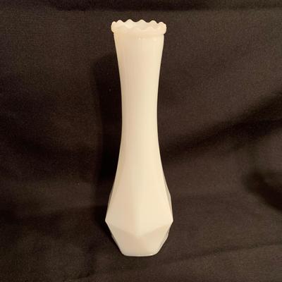 Indiana Glass Co. Milk Glass plus More (B2-KW)