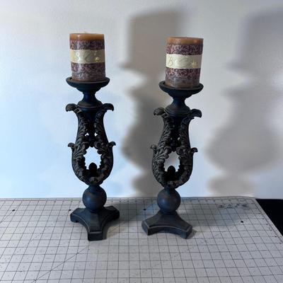 Resin Candle Stick with Decorator Candles