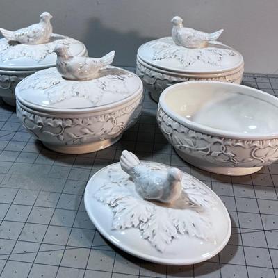 4 Individual Soup Tureens with lids