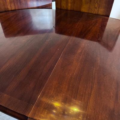 OVAL Queen Anne Dining Table Has 2 Leaves And Table Pad for protection. 