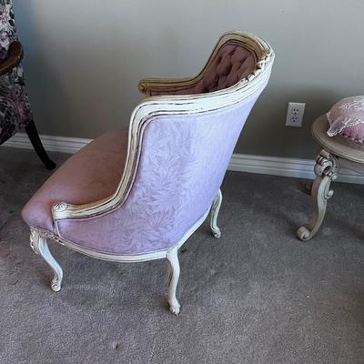 Pink Diamond Tufted Chair 