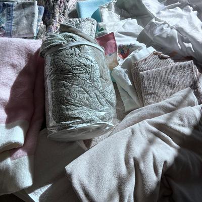 Large Mixed lot of Bed Linens 