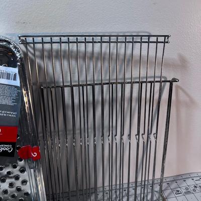 Disposable NEW Grill pan, Muffin Tins, Cookie Cooling Racks