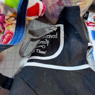 Linens: Aprons, Linen Napkins and Dish Clothes 