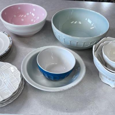 Large Lot of Bowls, Mixing and Serving
